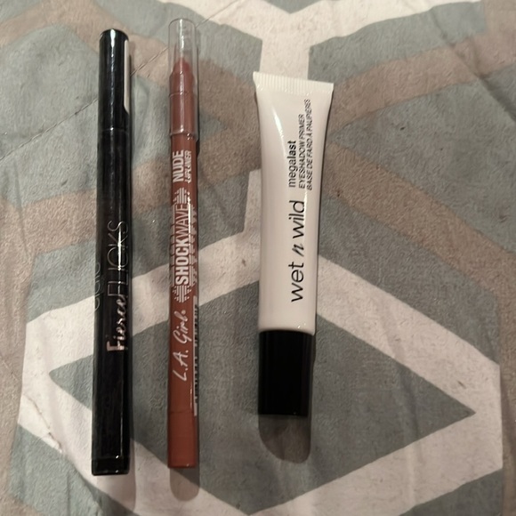 Bundle - Picture 2 of 2